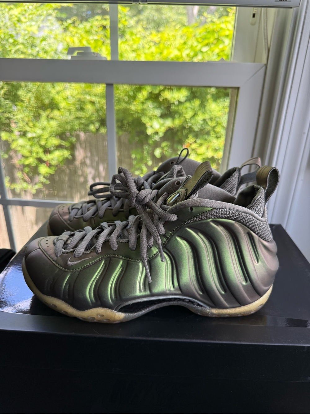 Nike Foamposite Sneakers in Iridescent Green and Gray size 6 mens/7.5 women’s